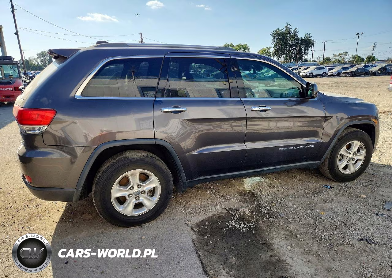2014 Jeep Grand Cherokee Laredo VIN:1C4RJEAG3EC136917 - 3