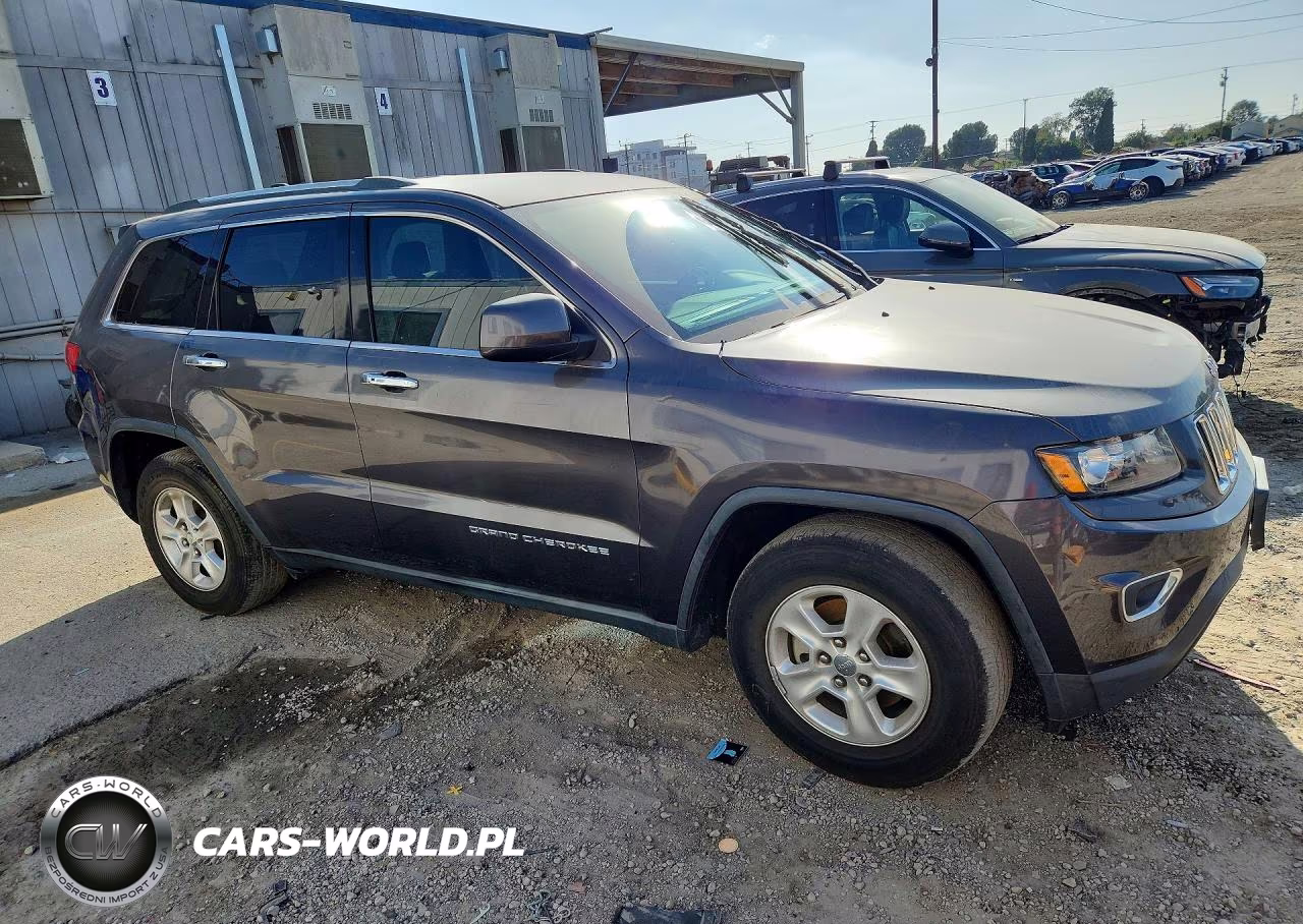 2014 Jeep Grand Cherokee Laredo VIN:1C4RJEAG3EC136917 - 4