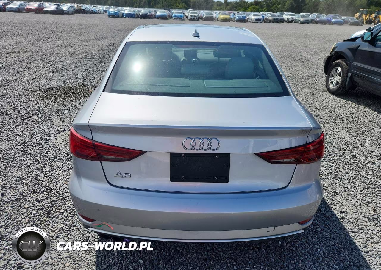 2017 Audi A3 Premium VIN:WAUAUGFF1H1067447 - 6