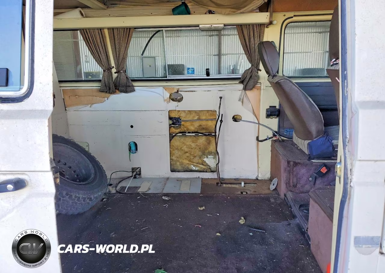 1982 Volkswagen Vanagon Campmobile VIN:WV2ZA0250CH048666 - 11