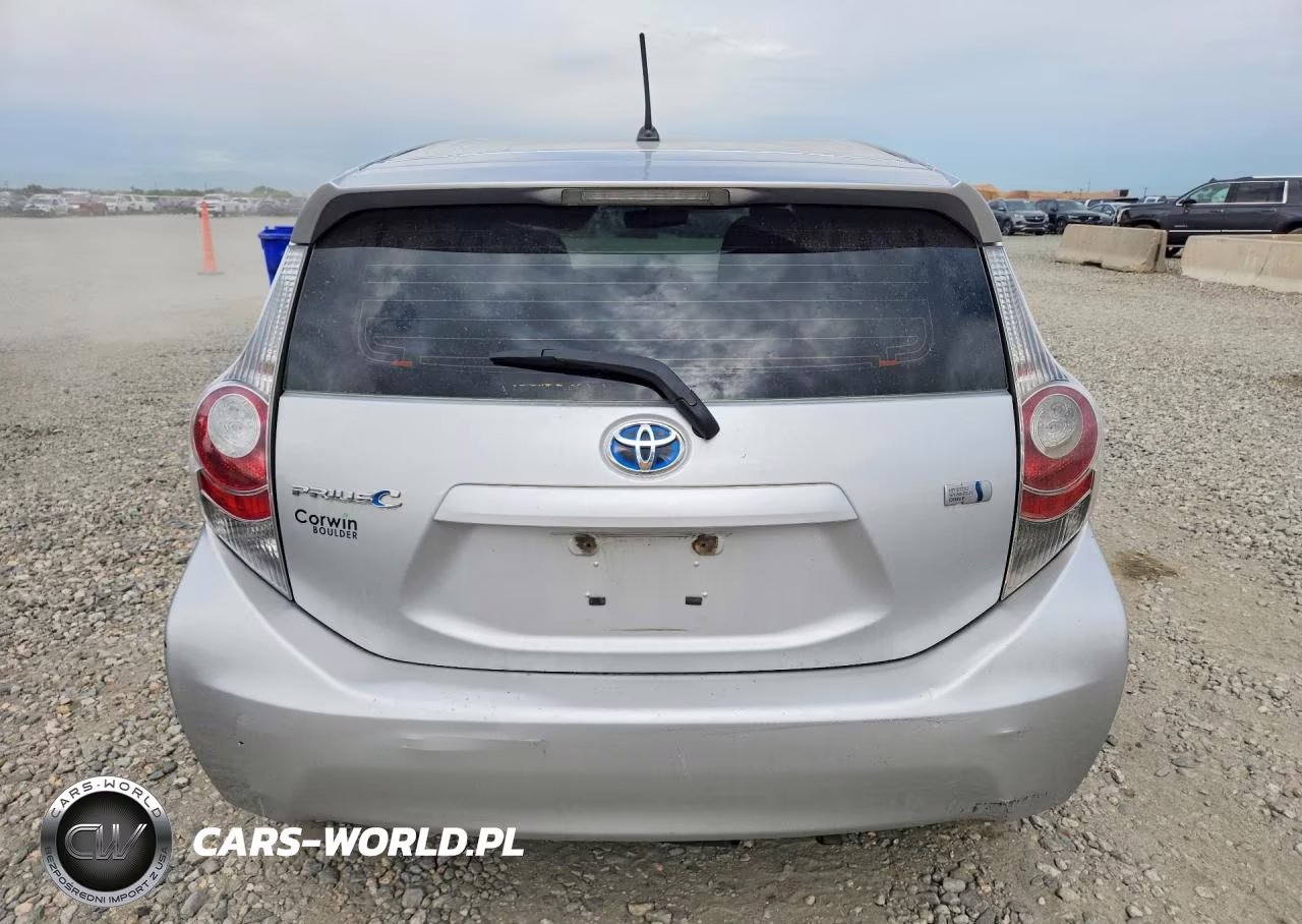 2013 Toyota Prius C Two VIN:JTDKDTB3XD1545709 - 6