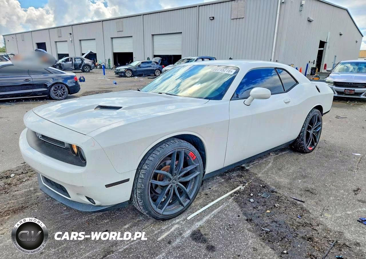 2018 Dodge Challenger Sxt VIN:2C3CDZAG0JH260322 - 1