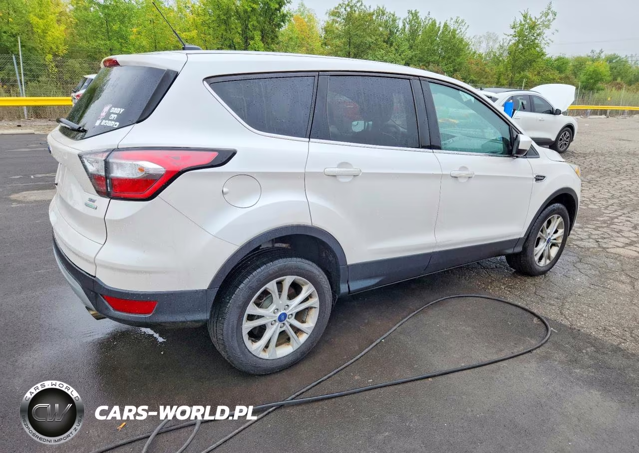 2017 Ford Escape Se VIN:1FMCU0GD1HUB54453 - 3