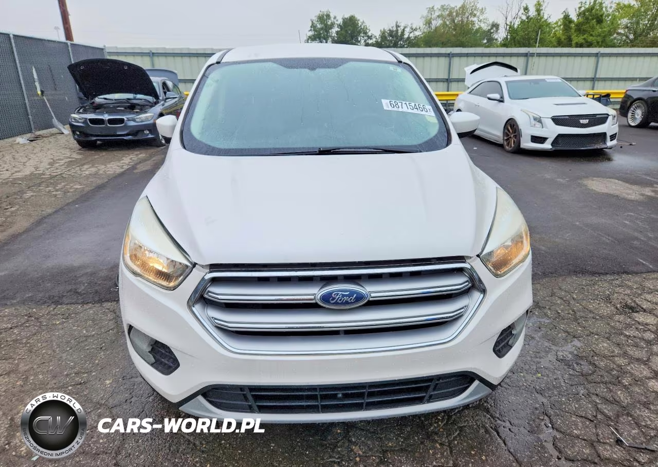 2017 Ford Escape Se VIN:1FMCU0GD1HUB54453 - 5