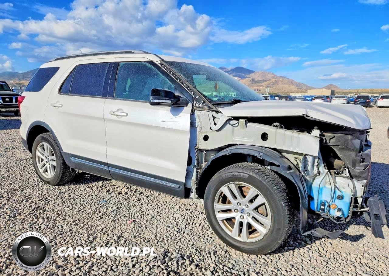 2018 Ford Explorer Xlt VIN:1FM5K8DHXJGA35714 - 4