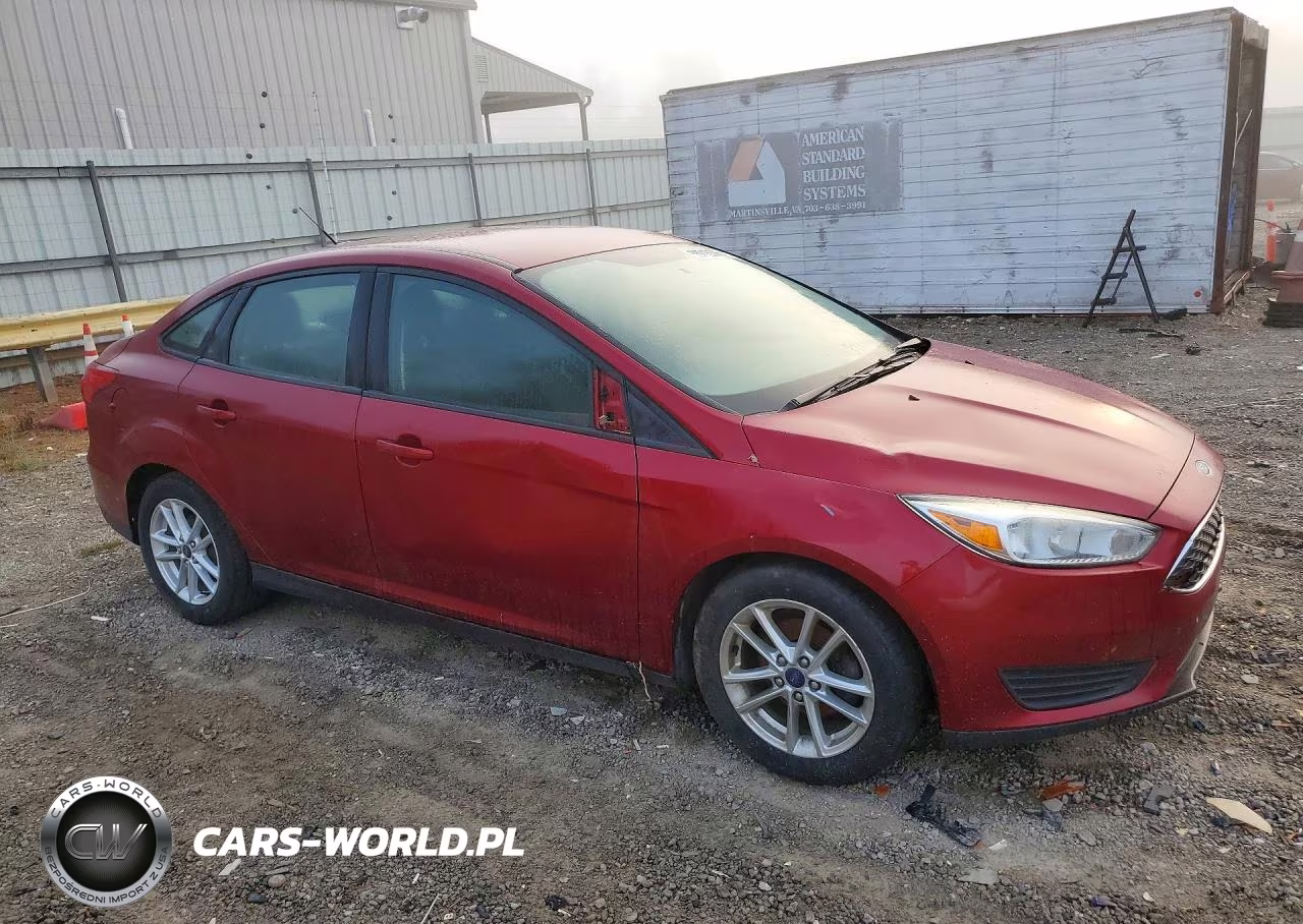 2016 Ford Focus Se VIN:1FADP3F26GL351663 - 4