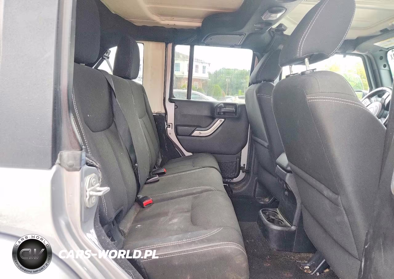 2015 Jeep Wrangler Unlimited Sahara VIN:1C4BJWEG5FL626777 - 10