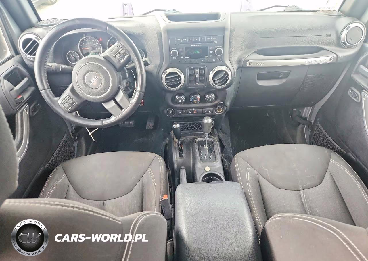 2015 Jeep Wrangler Unlimited Sahara VIN:1C4BJWEG5FL626777 - 8