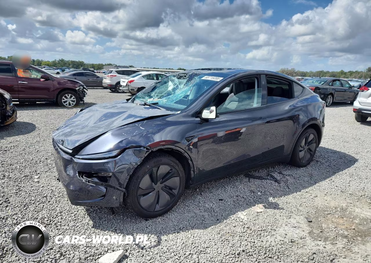 2026 Tesla Model Y – zdjęcie 1 z 13