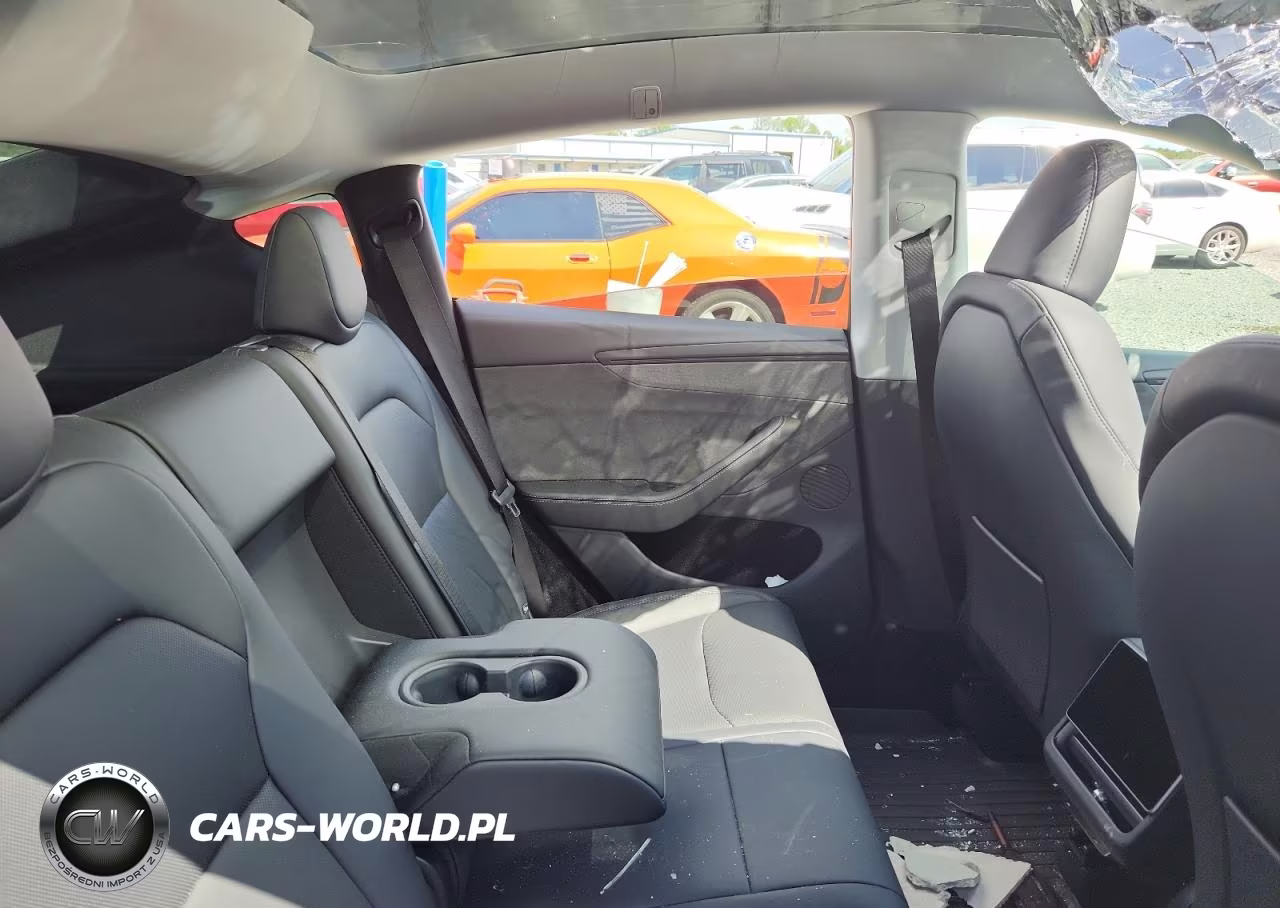 2026 Tesla Model Y VIN:7SAYGDEE7TA438238 - 11