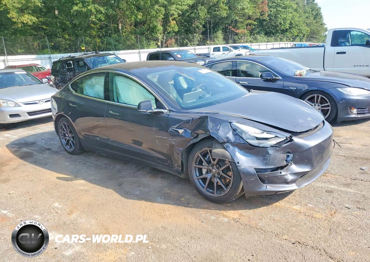 2018 Tesla Model 3 VIN:5YJ3E1EB3JF089709 - 4