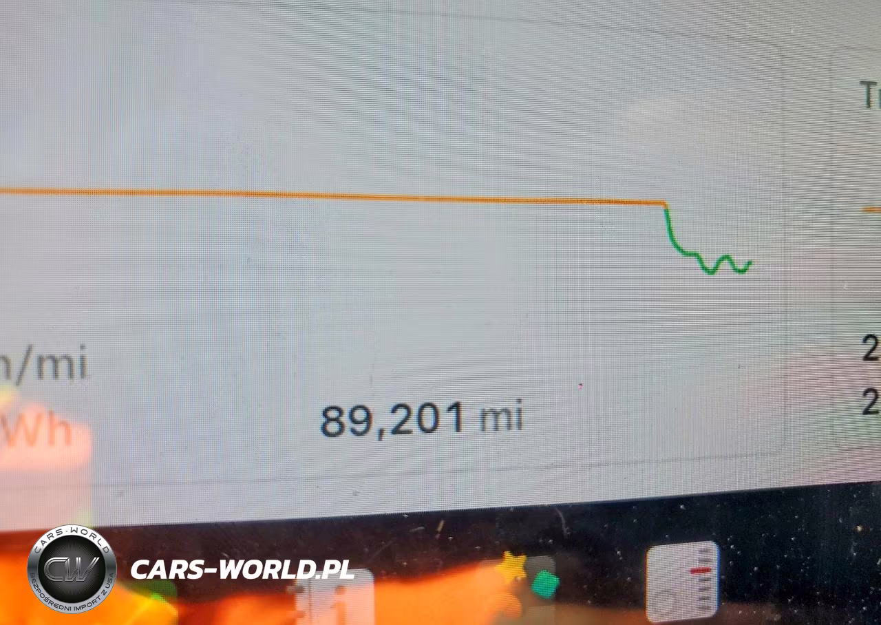 2018 Tesla Model 3 VIN:5YJ3E1EB3JF089709 - 9