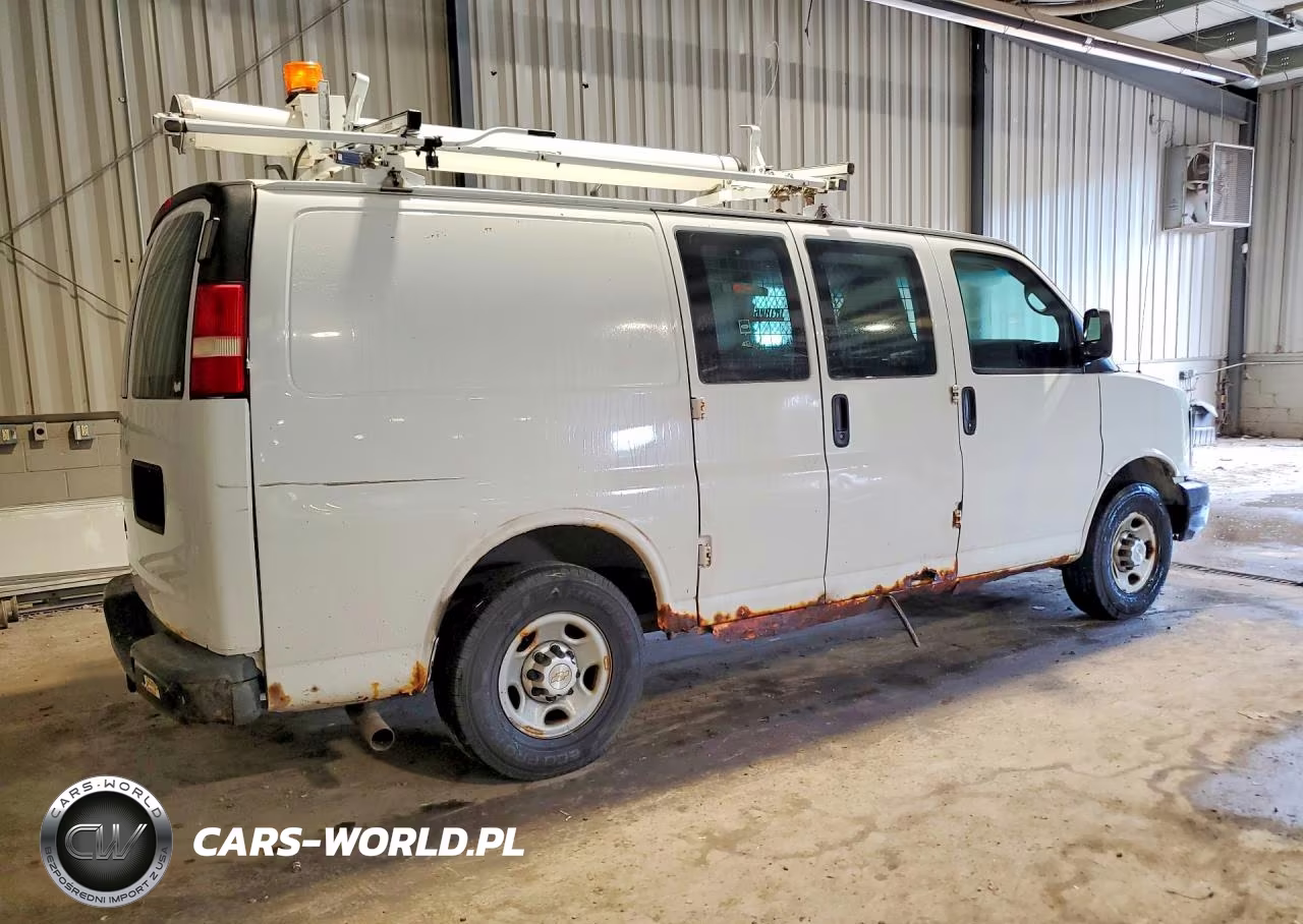 2011 Chevrolet Express G2500 VIN:1GCWGFCA4B1169870 - 3
