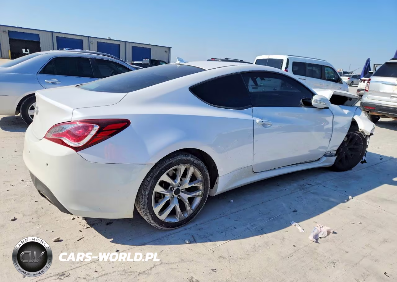 2013 Hyundai Genesis Coupe 3.8 Grand Touring VIN:KMHHU6KJ3DU111068 - 3
