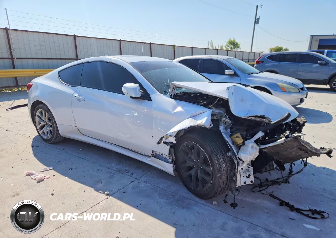 2013 Hyundai Genesis Coupe 3.8 Grand Touring VIN:KMHHU6KJ3DU111068 - 4
