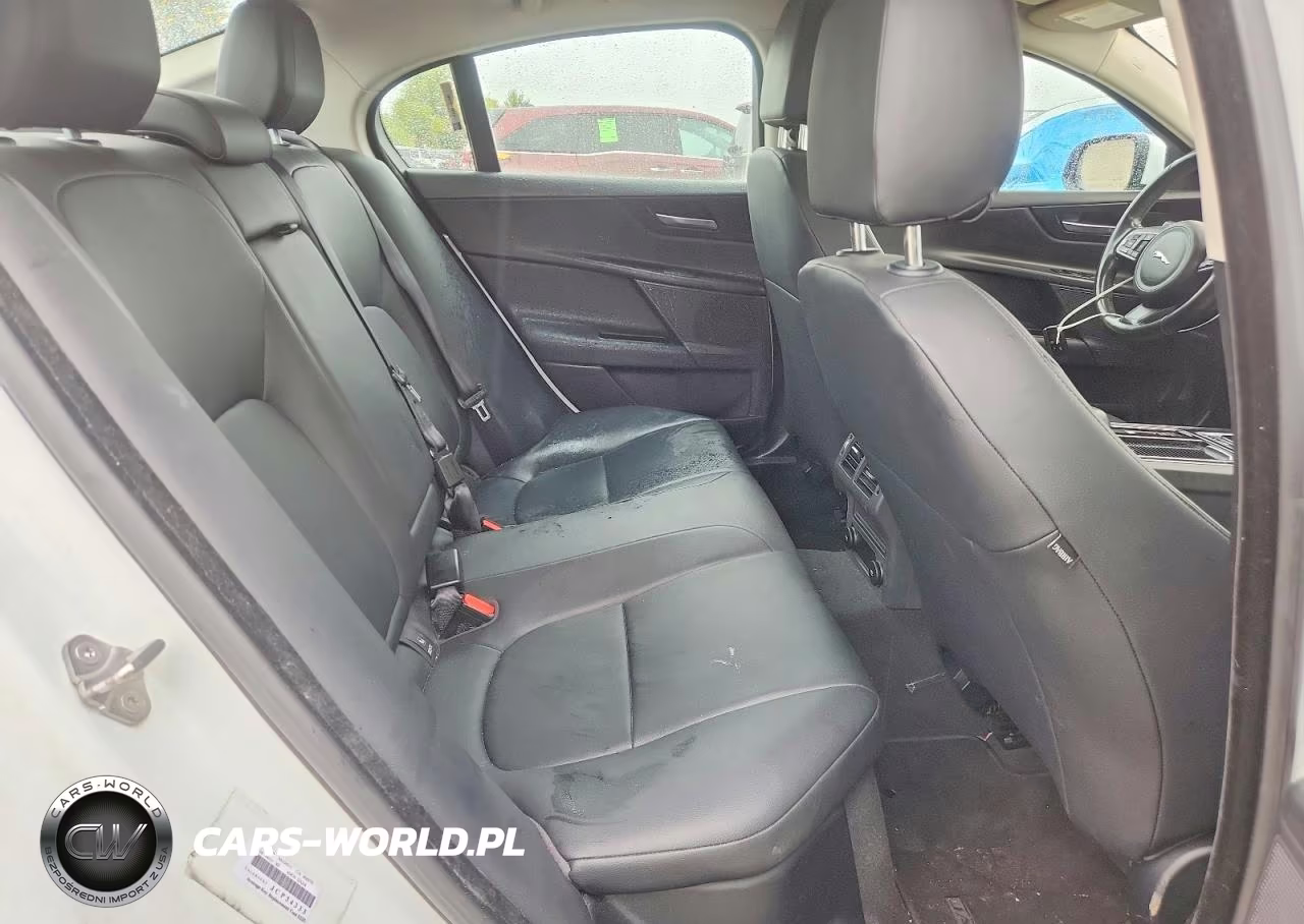 2018 Jaguar Xe VIN:SAJAR4FX3JCP34333 - 10