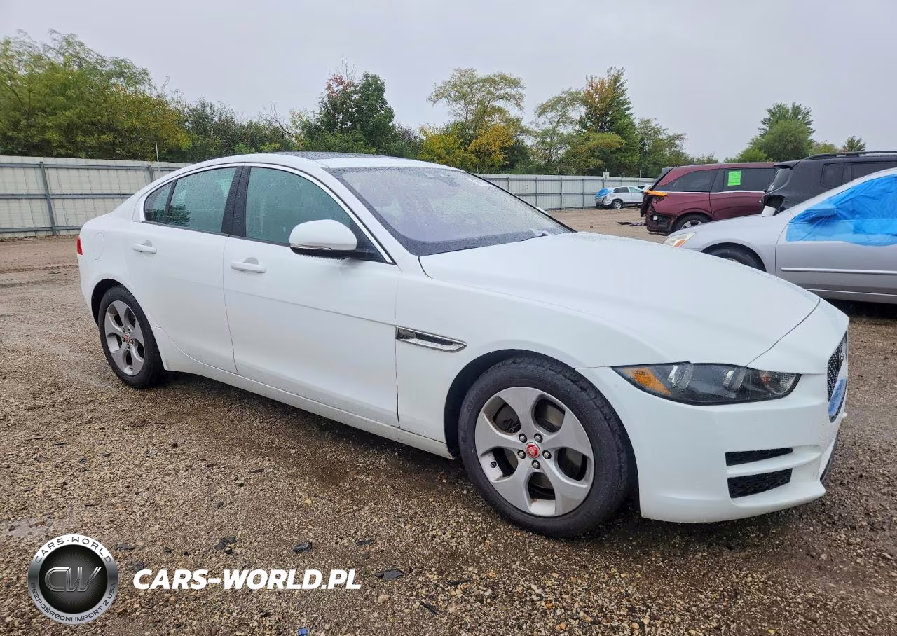 2018 Jaguar Xe VIN:SAJAR4FX3JCP34333 - 4