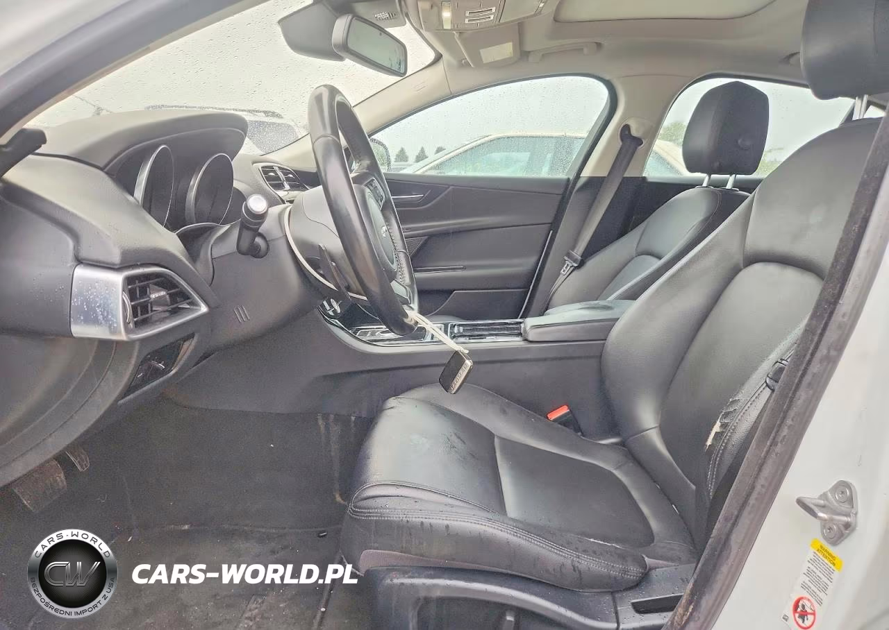 2018 Jaguar Xe VIN:SAJAR4FX3JCP34333 - 7
