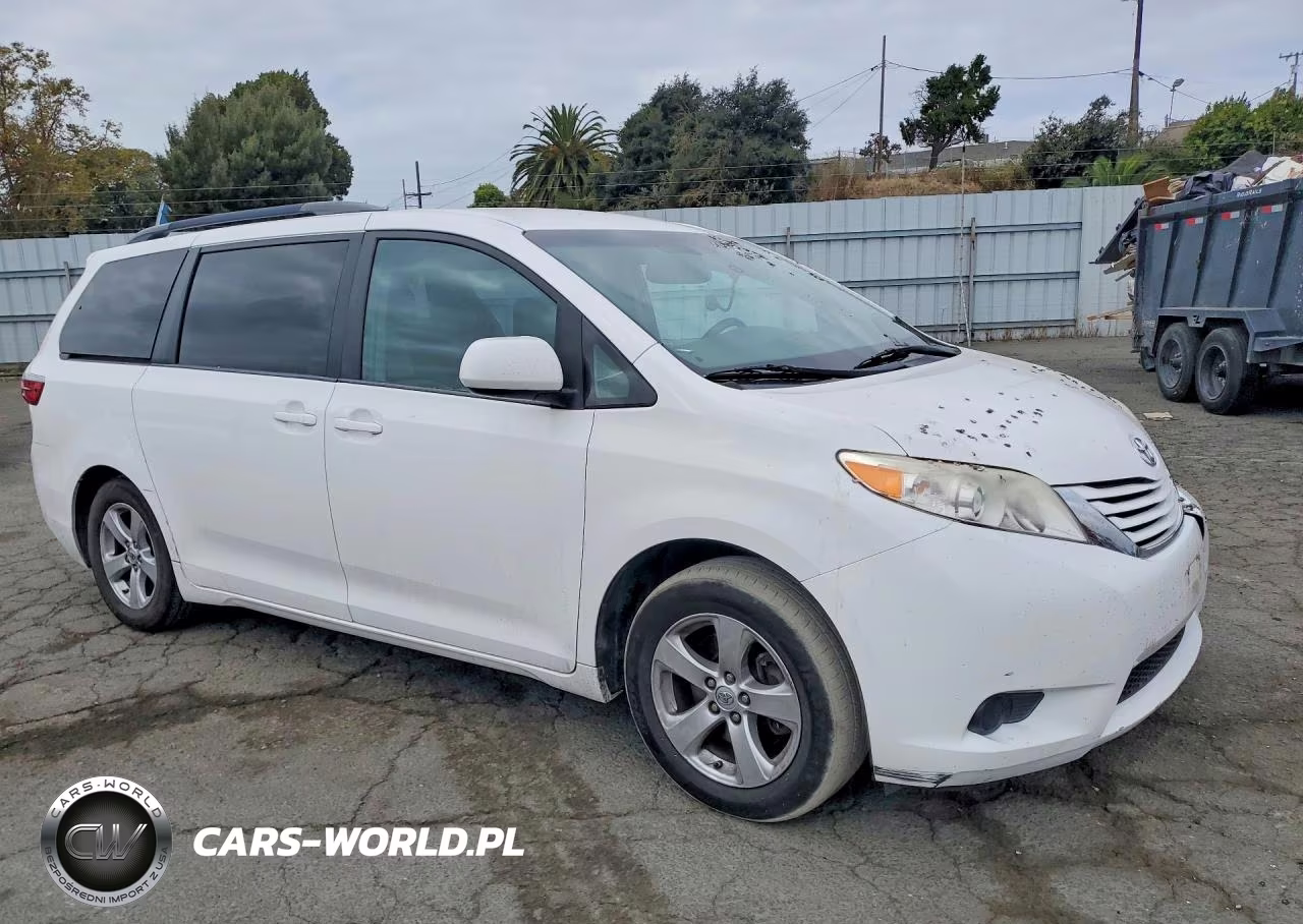 2016 Toyota Sienna Le VIN:5TDKK3DC6GS727563 - 4