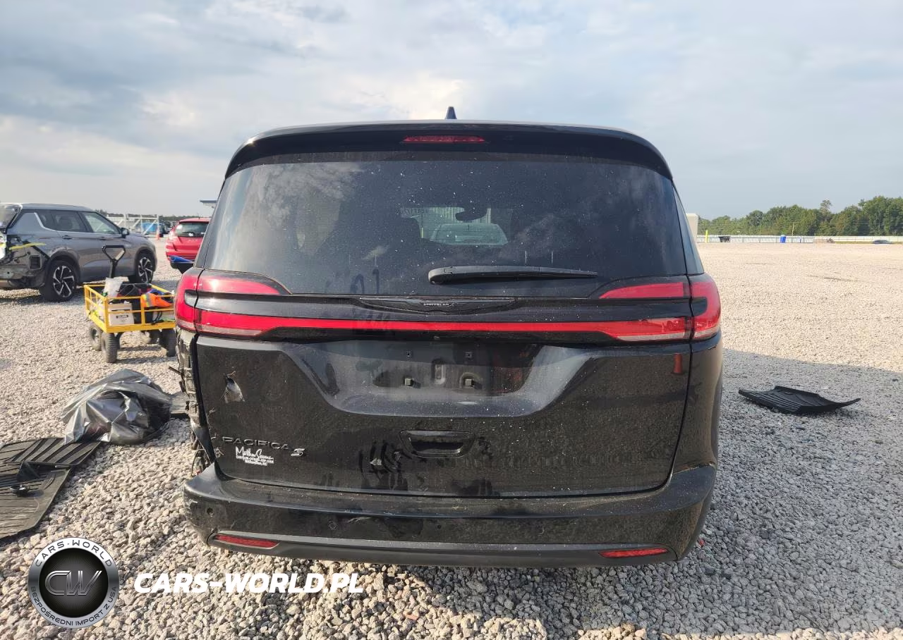 2024 Chrysler Pacifica Touring L VIN:2C4RC1BG7RR203906 - 6