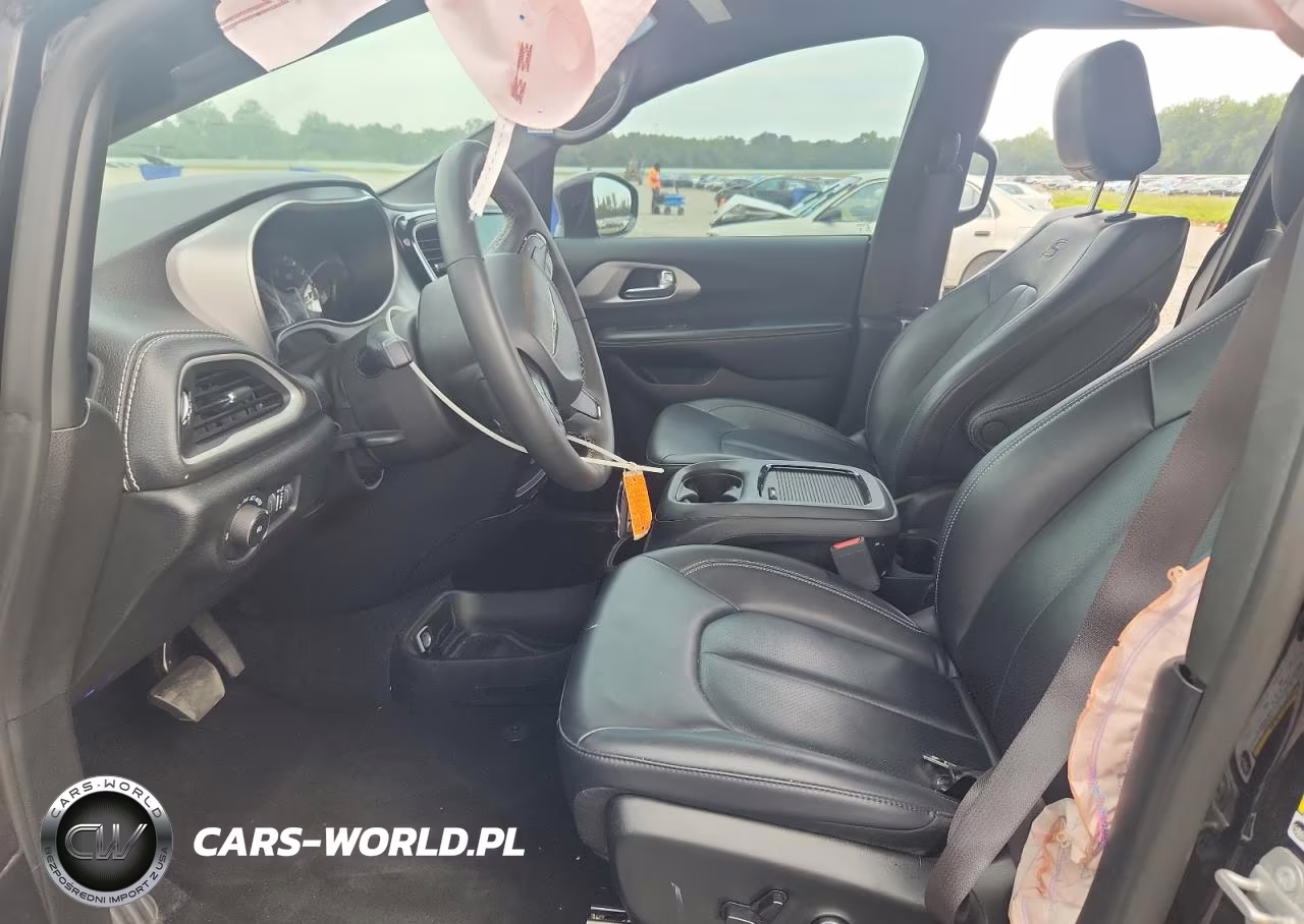 2024 Chrysler Pacifica Touring L VIN:2C4RC1BG7RR203906 - 7