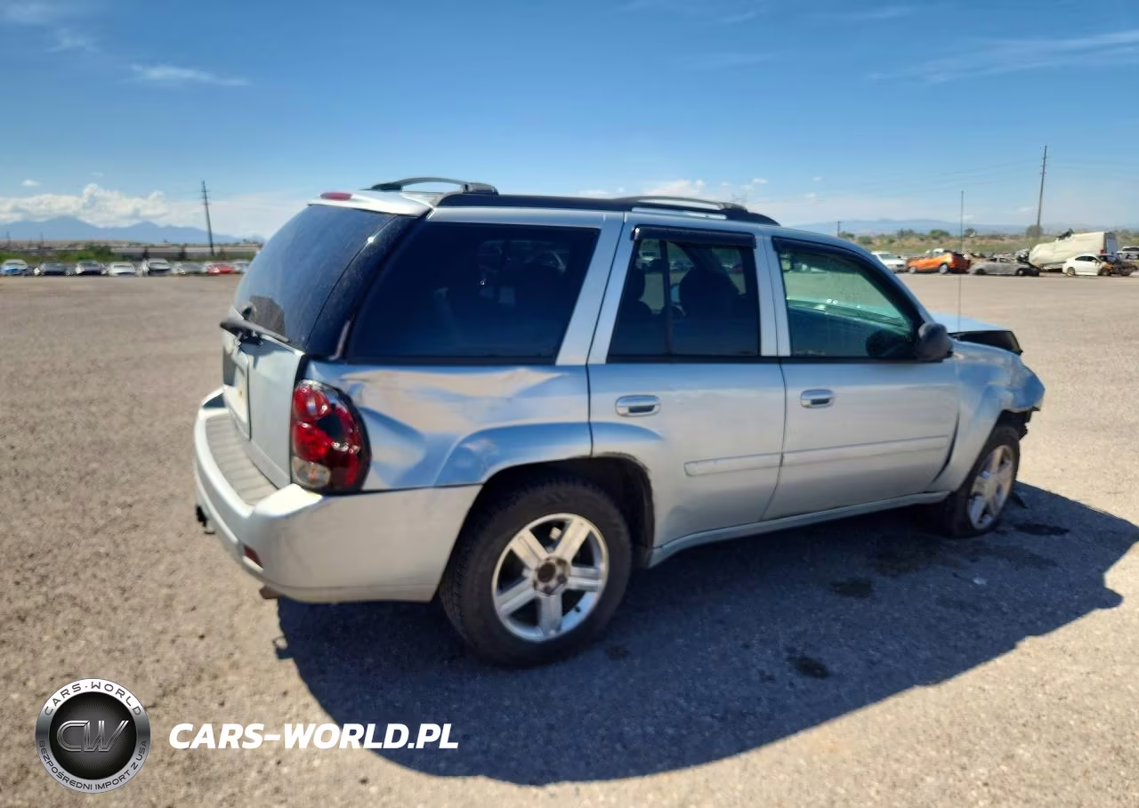 2008 Chevrolet Trailblazer Ls VIN:1GNDT13SX82113957 - 3