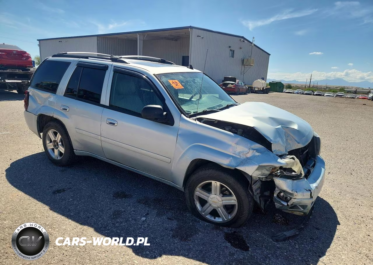 2008 Chevrolet Trailblazer Ls VIN:1GNDT13SX82113957 - 4