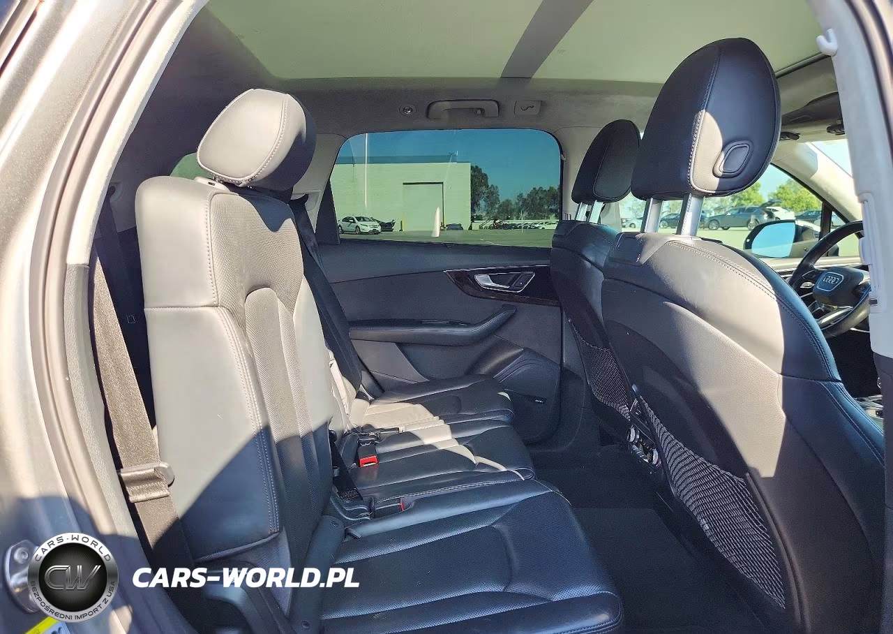 2017 Audi Q7 Prestige VIN:WA1VAAF71HD008183 - 10