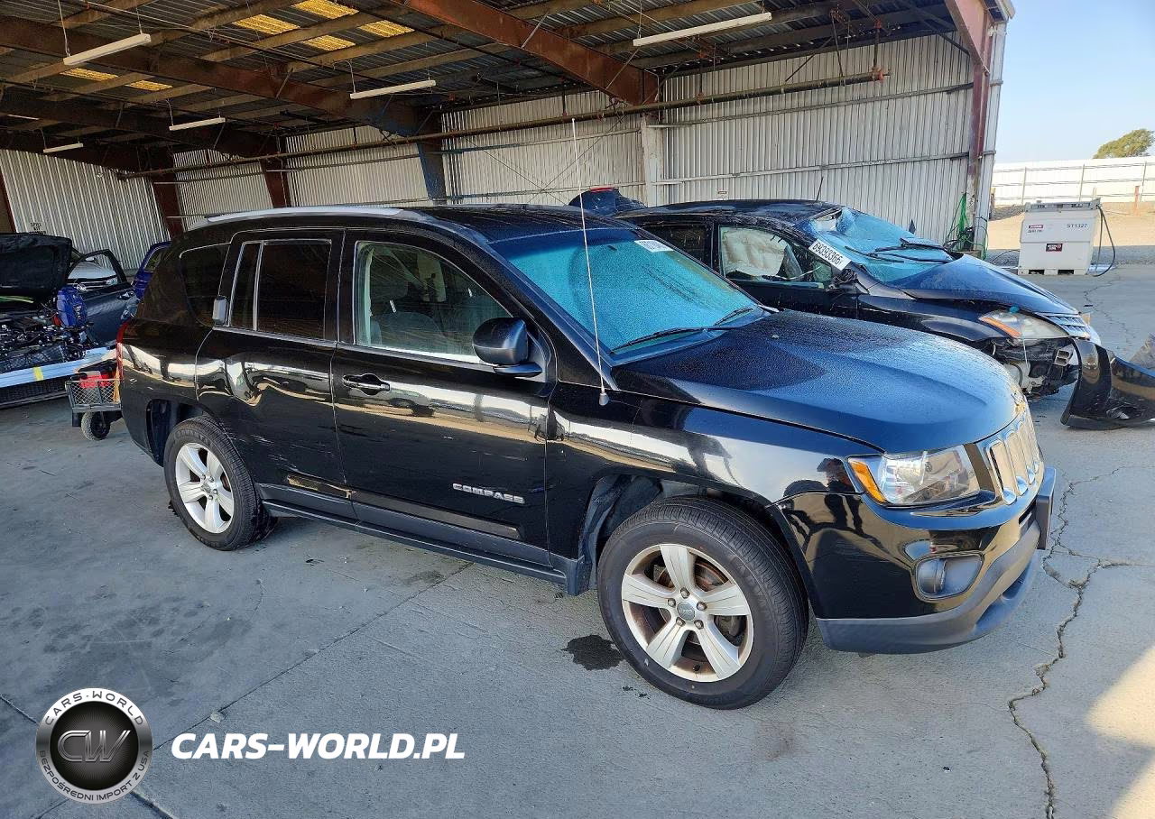 2015 Jeep Compass Sport VIN:1C4NJCBB2FD274787 - 4