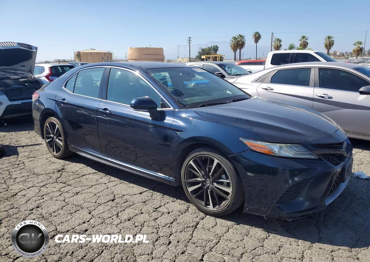 2018 Toyota Camry Xse VIN:4T1B61HK1JU654210 - 4