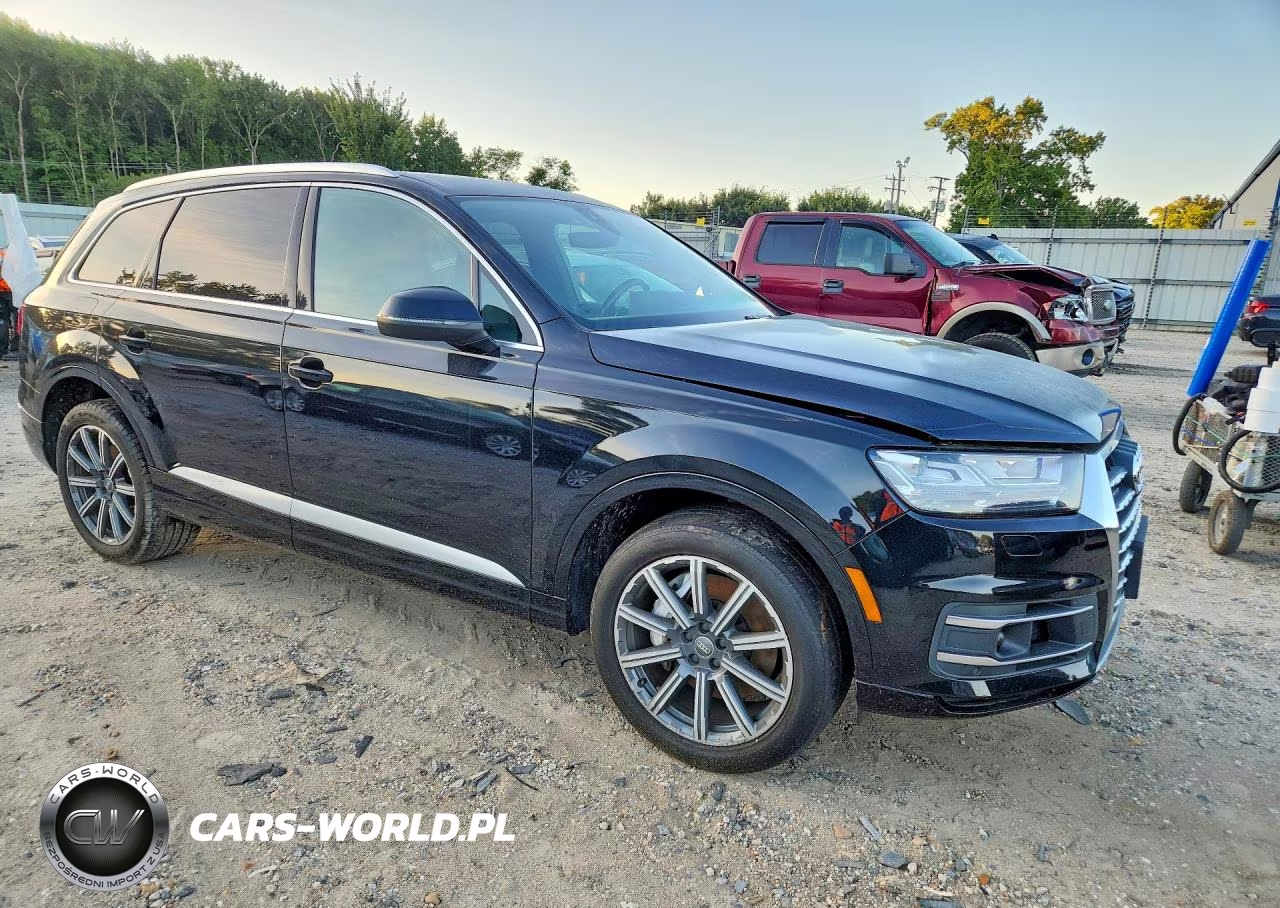 2017 Audi Q7 Premium Plus VIN:WA1LAAF76HD005450 - 4