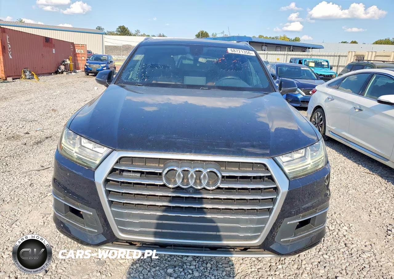 2017 Audi Q7 Premium Plus VIN:WA1LAAF77HD033239 - 5