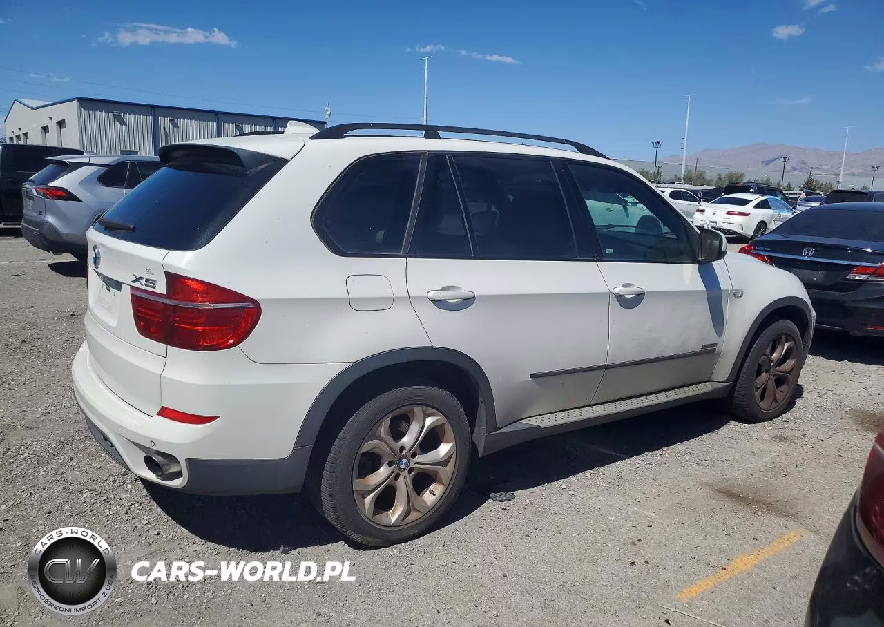 2011 BMW X5 xDrive35I VIN:5UXZV4C54BLL58256 - 3