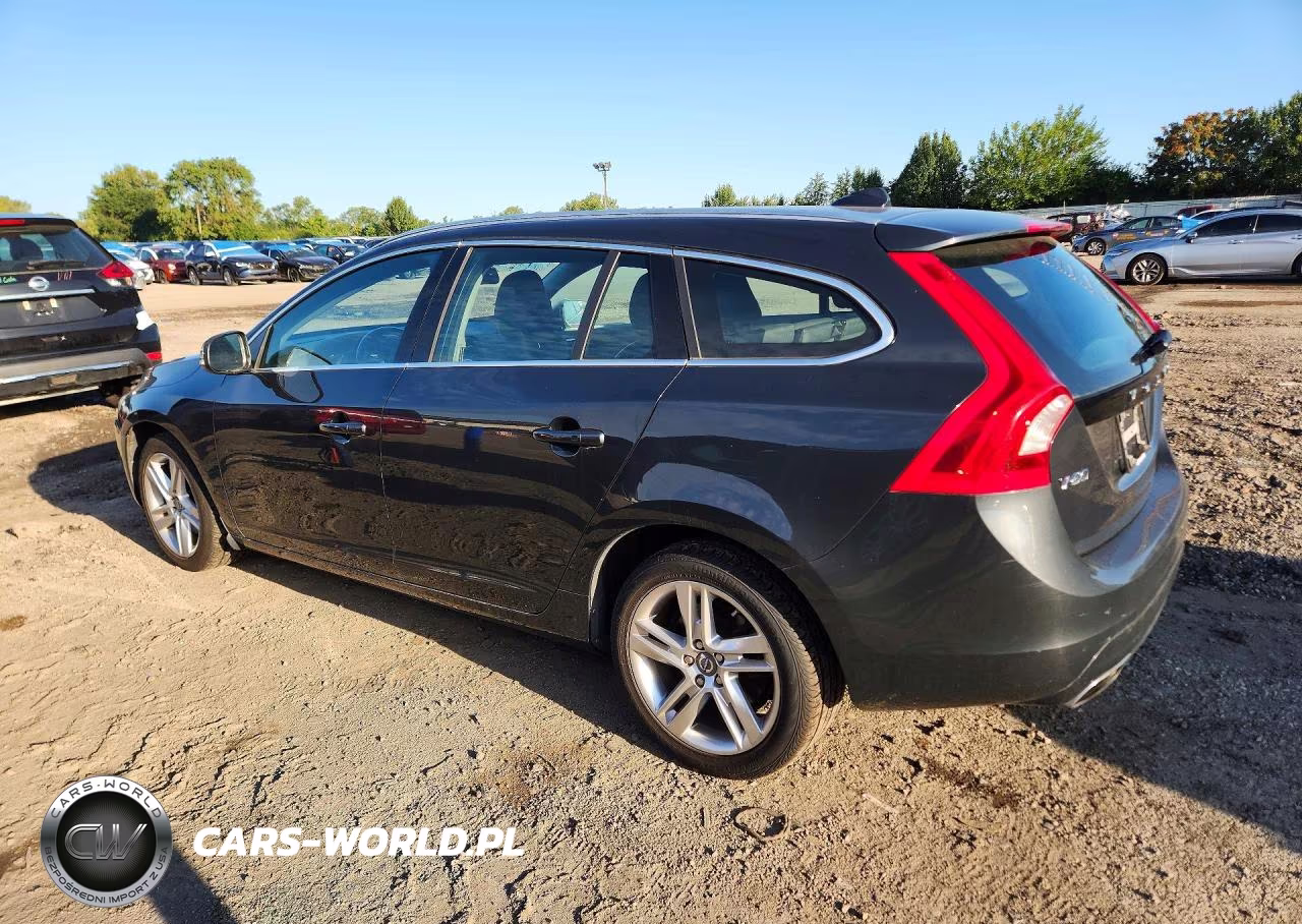 2015 Volvo V60 Platinum VIN:YV140MEDXF1203057 - 2