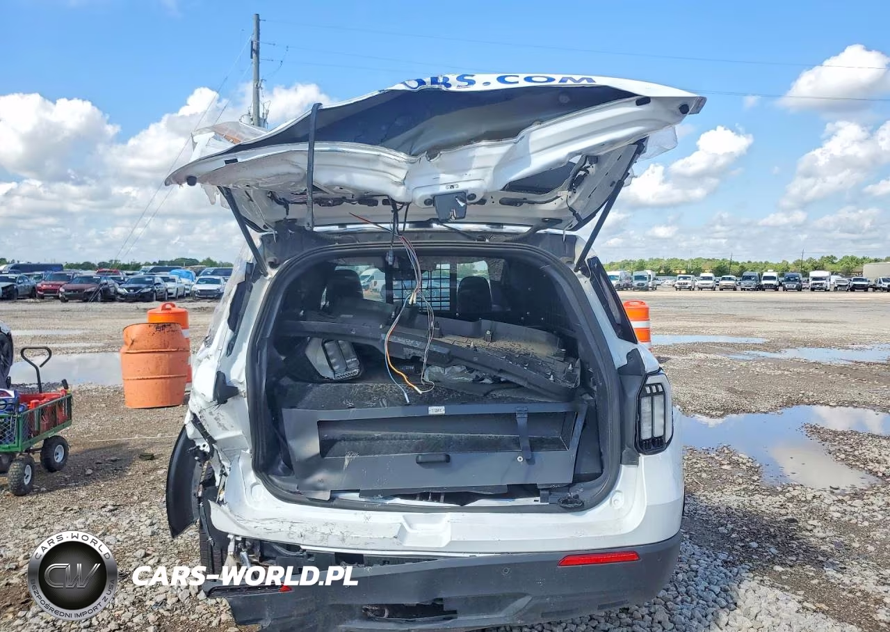 2025 Ford Explorer Police Interceptor VIN:1FM5K8AW2SGC23812 - 6