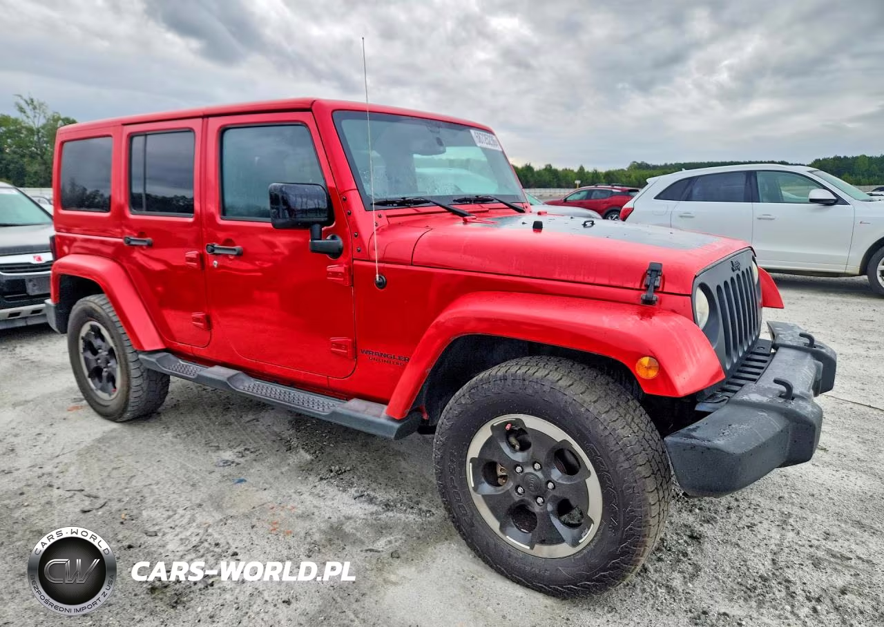 2014 Jeep Wrangler Unlimited Sahara VIN:1C4HJWEG0EL324418 - 4