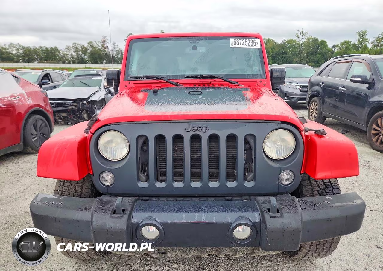 2014 Jeep Wrangler Unlimited Sahara VIN:1C4HJWEG0EL324418 - 5