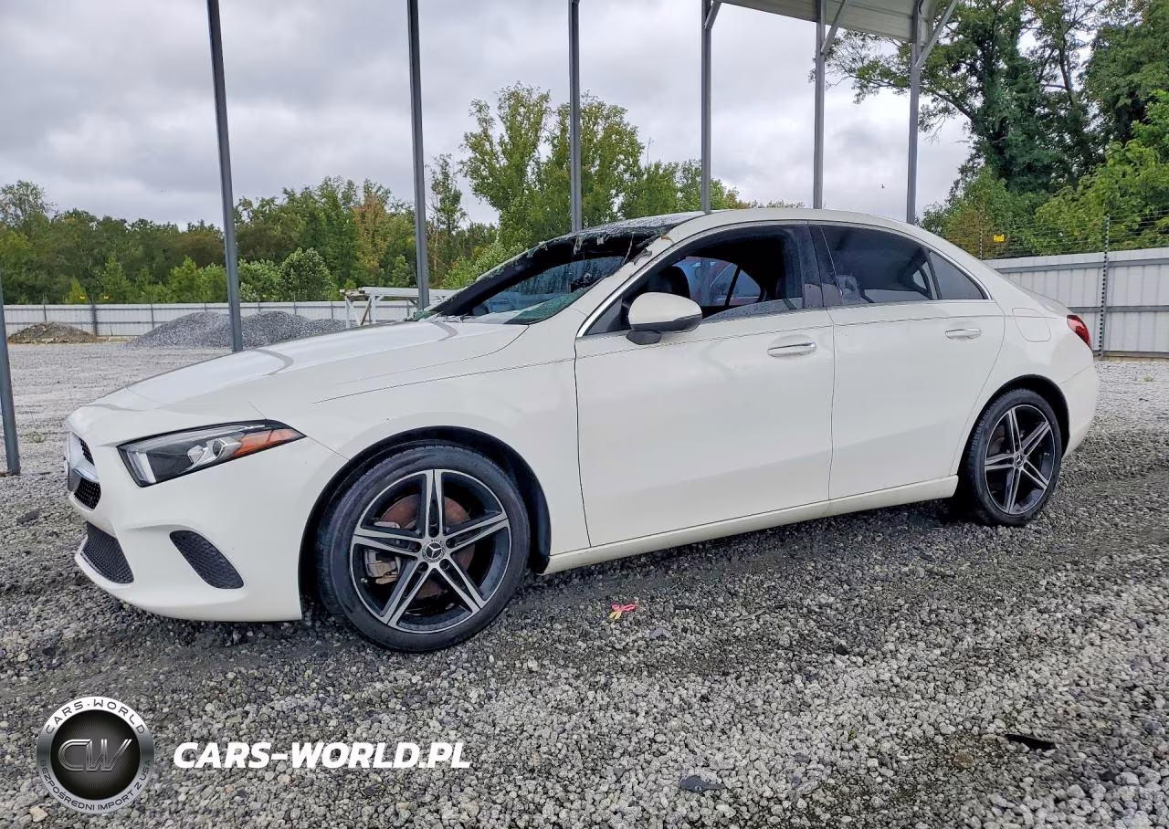2022 Mercedes-Benz A 220