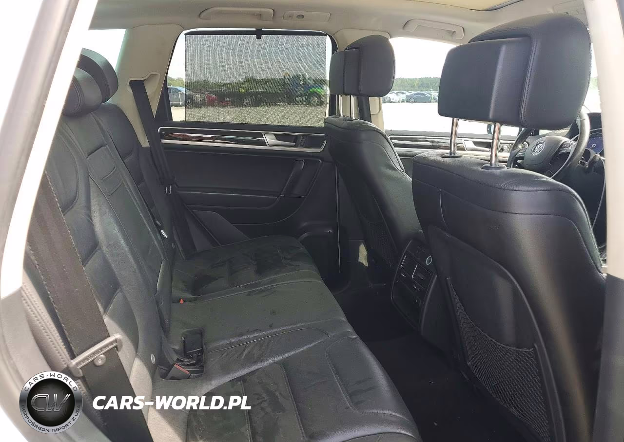 2015 Volkswagen Touareg Hybrid VIN:WVGEG9BP1FD006693 - 10