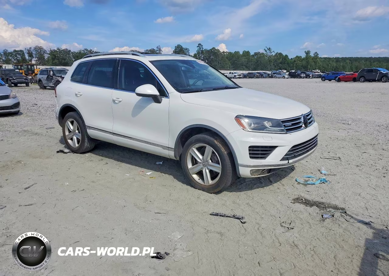 2015 Volkswagen Touareg Hybrid VIN:WVGEG9BP1FD006693 - 4