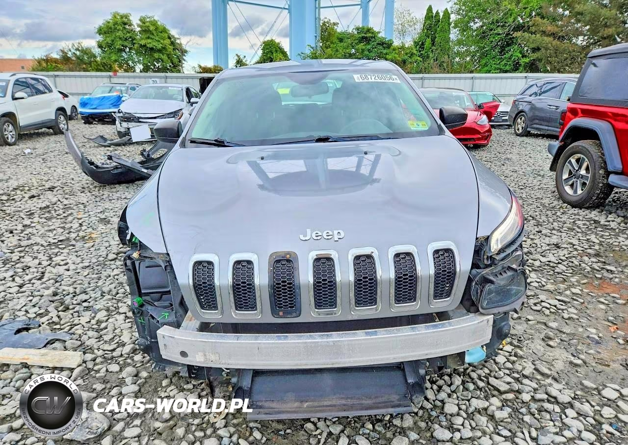 2015 Jeep Cherokee Sport VIN:1C4PJLAB6FW700950 - 5