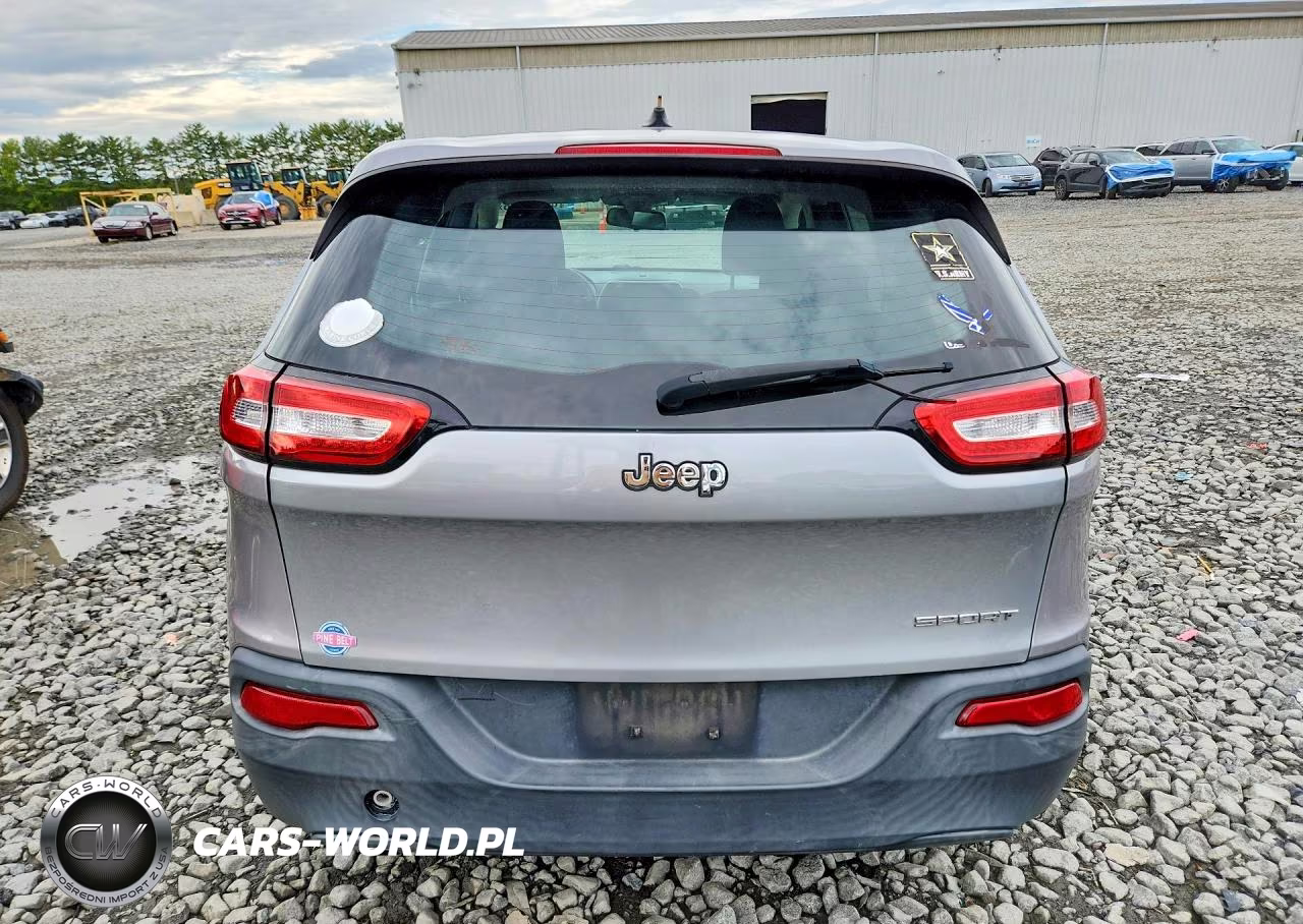 2015 Jeep Cherokee Sport VIN:1C4PJLAB6FW700950 - 6