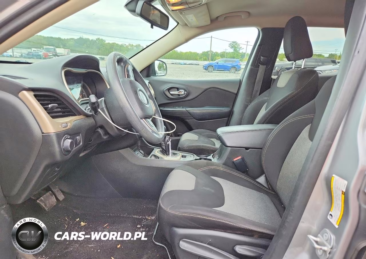 2015 Jeep Cherokee Sport VIN:1C4PJLAB6FW700950 - 7