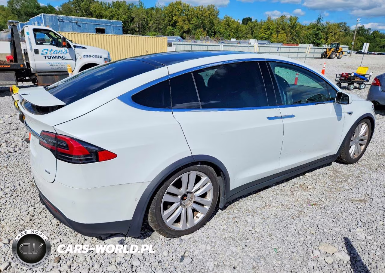 2016 Tesla Model X VIN:5YJXCBE22GF013193 - 3