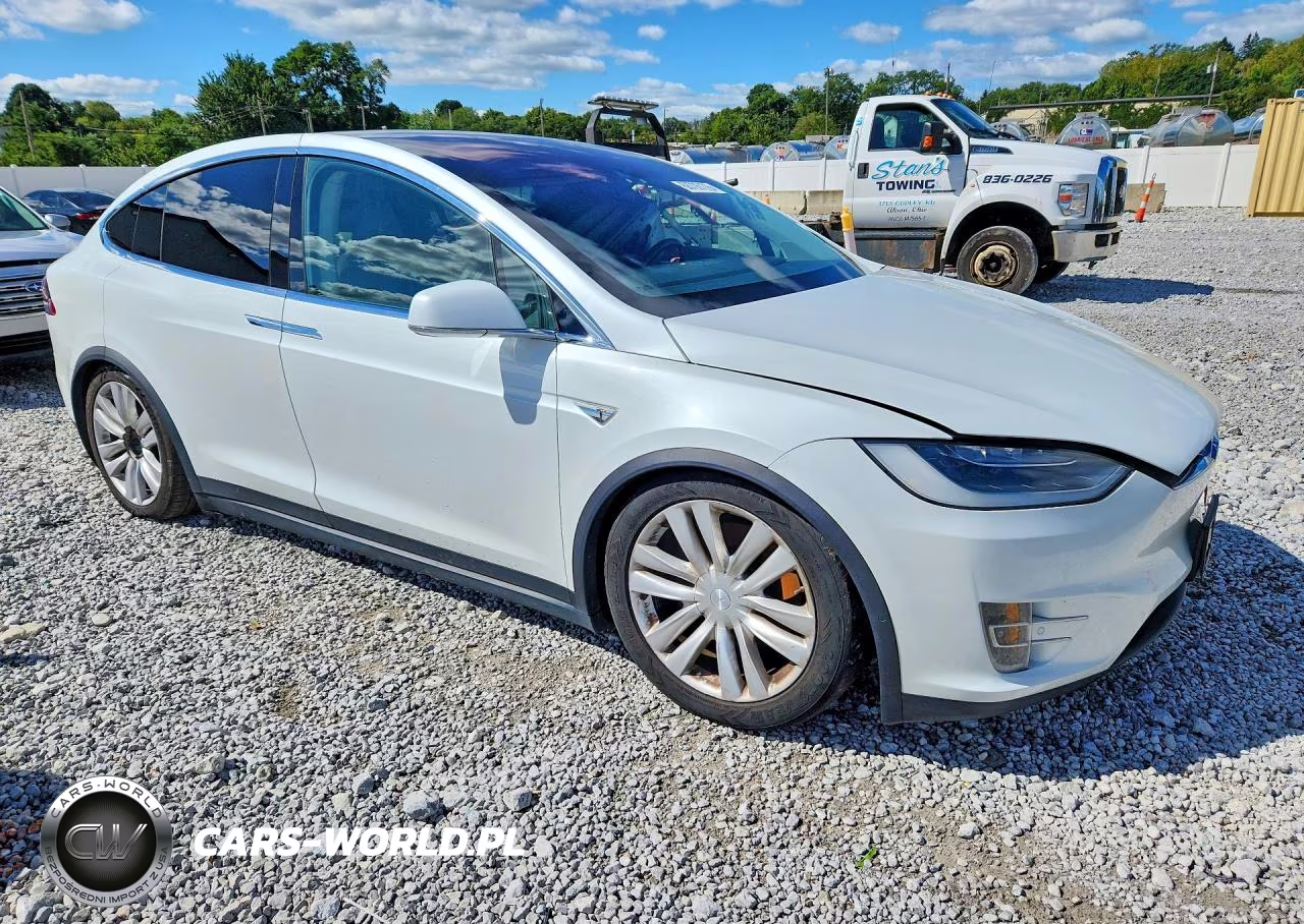 2016 Tesla Model X VIN:5YJXCBE22GF013193 - 4