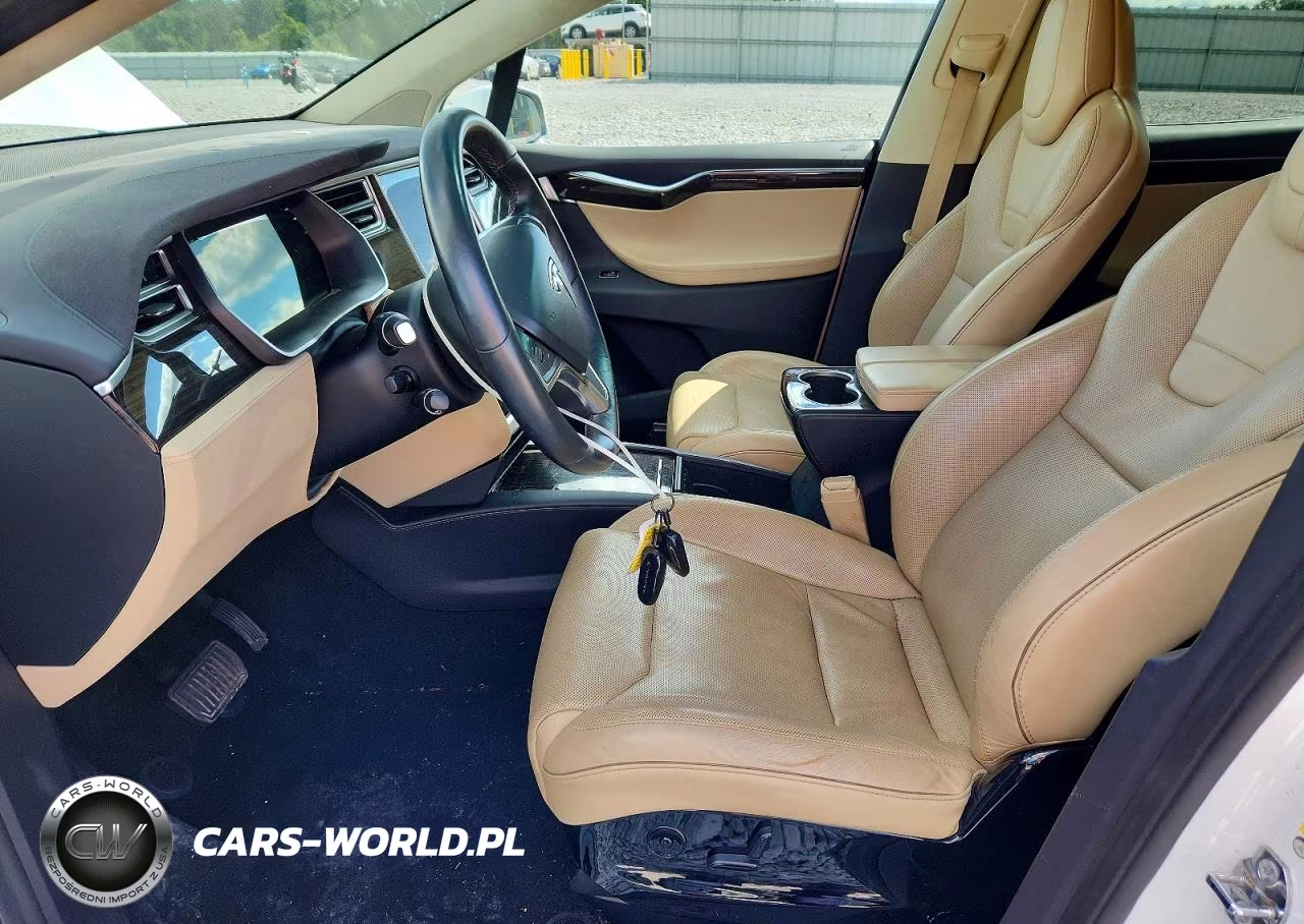2016 Tesla Model X VIN:5YJXCBE22GF013193 - 7
