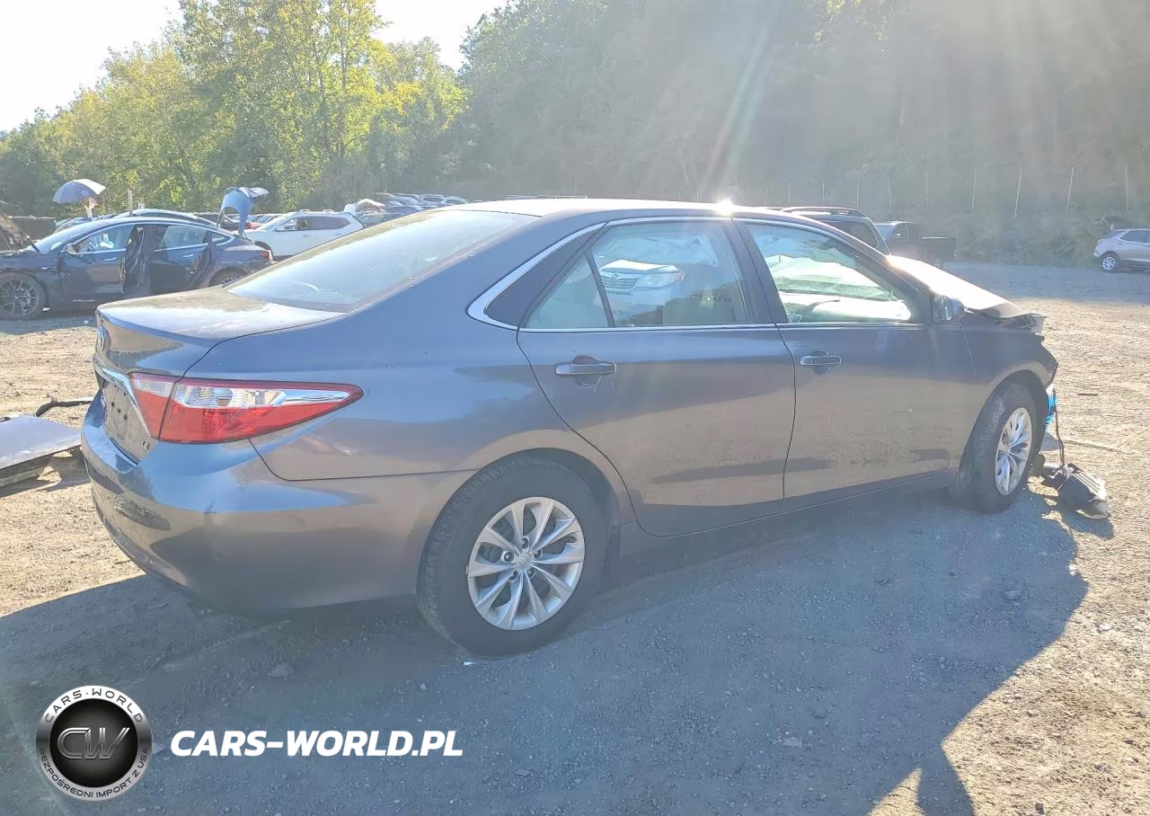 2017 Toyota Camry Le VIN:4T1BF1FK9HU696508 - 3
