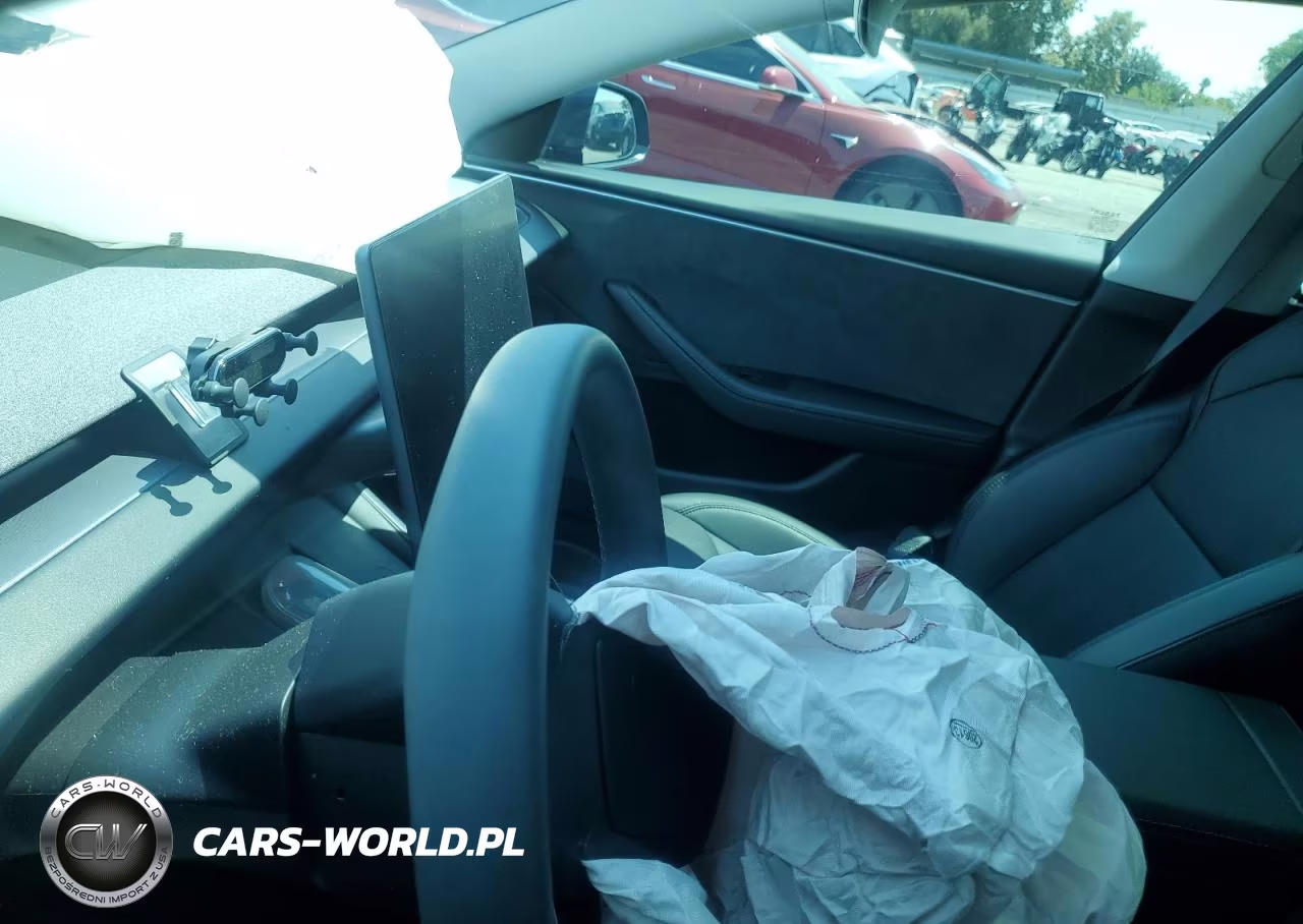 2024 Tesla Model 3 VIN:5YJ3E1EB1RF796772 - 9