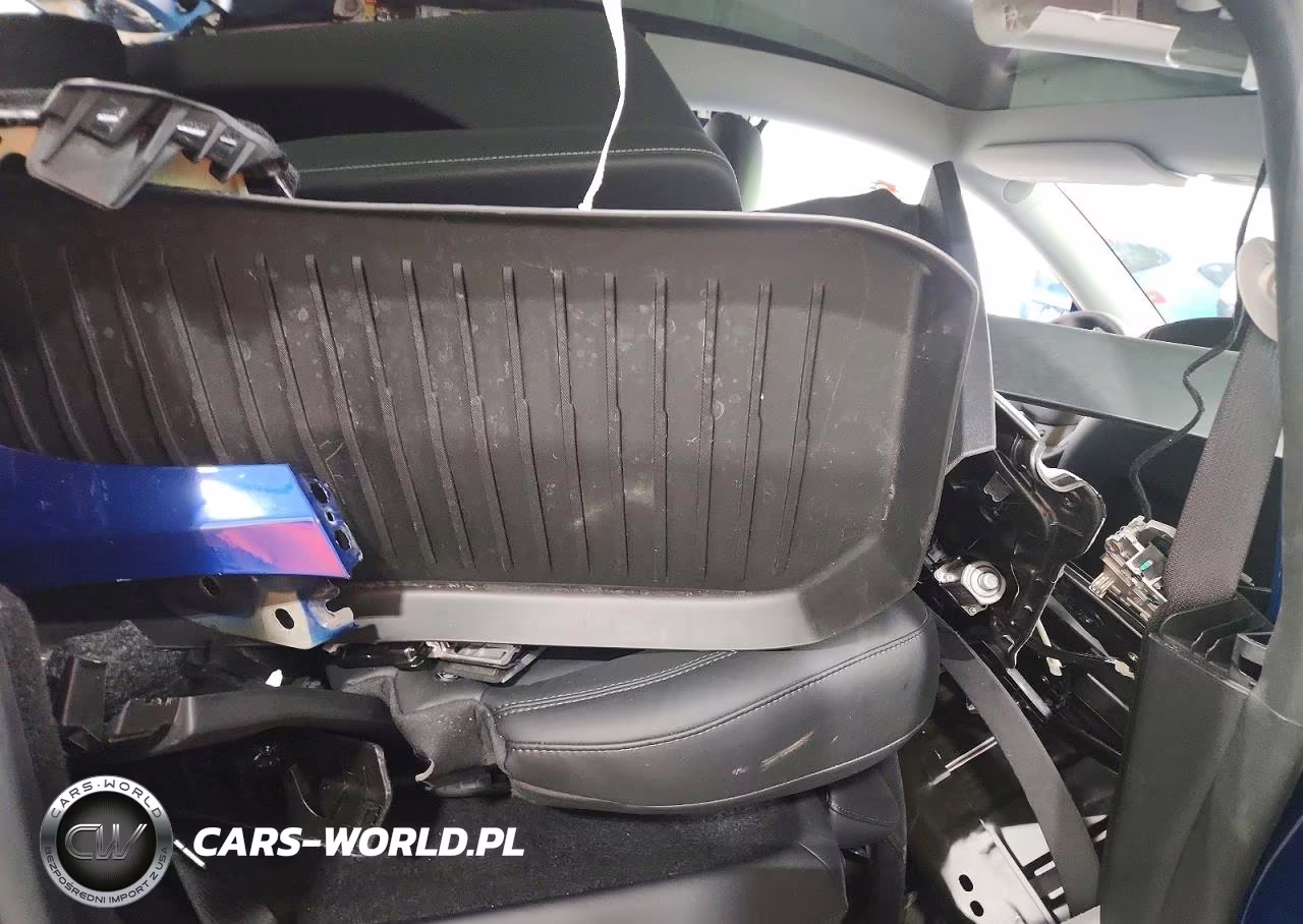 2025 Tesla Model Y VIN:7SAYGDEEXSA337905 - 10