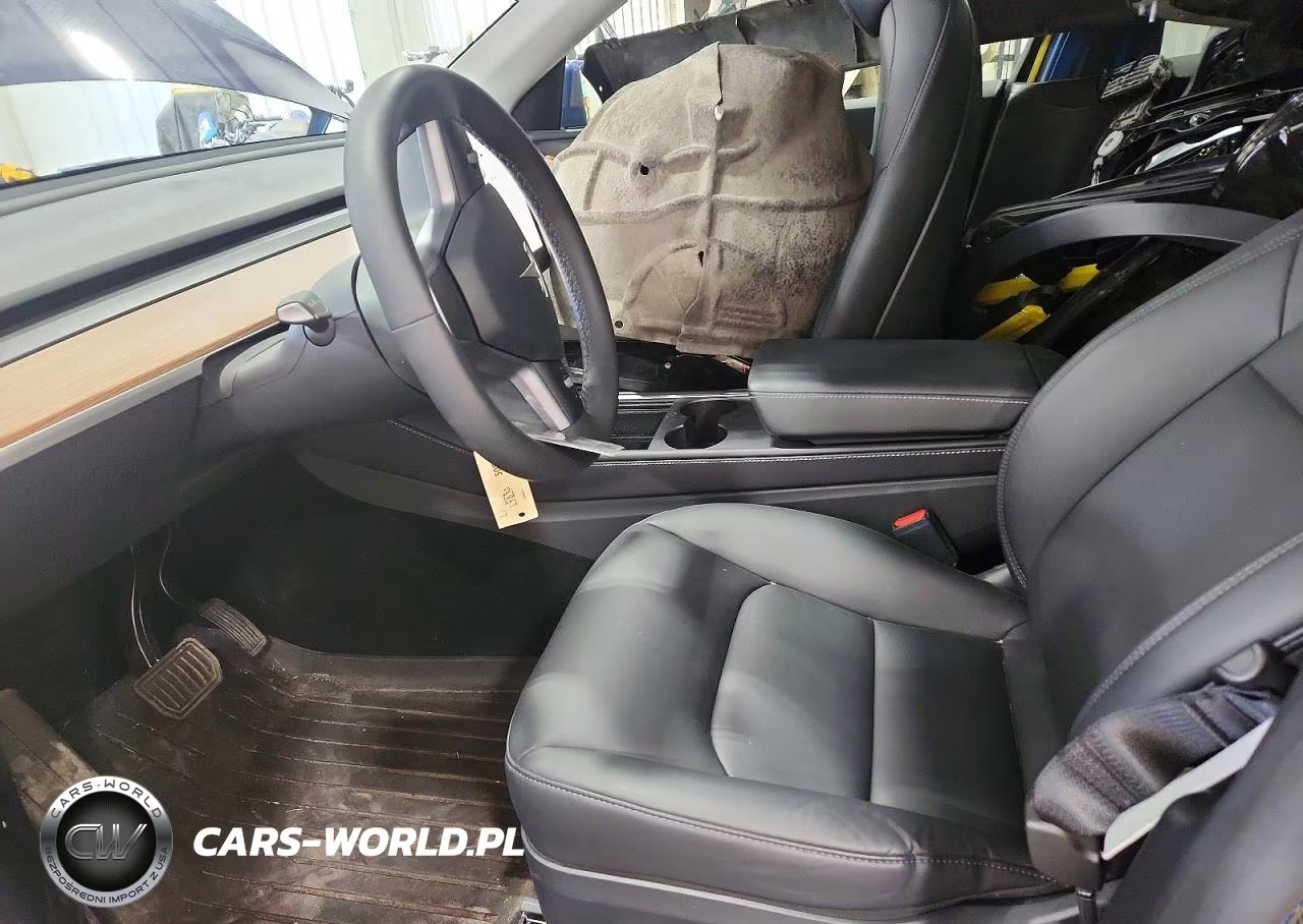 2025 Tesla Model Y VIN:7SAYGDEEXSA337905 - 7